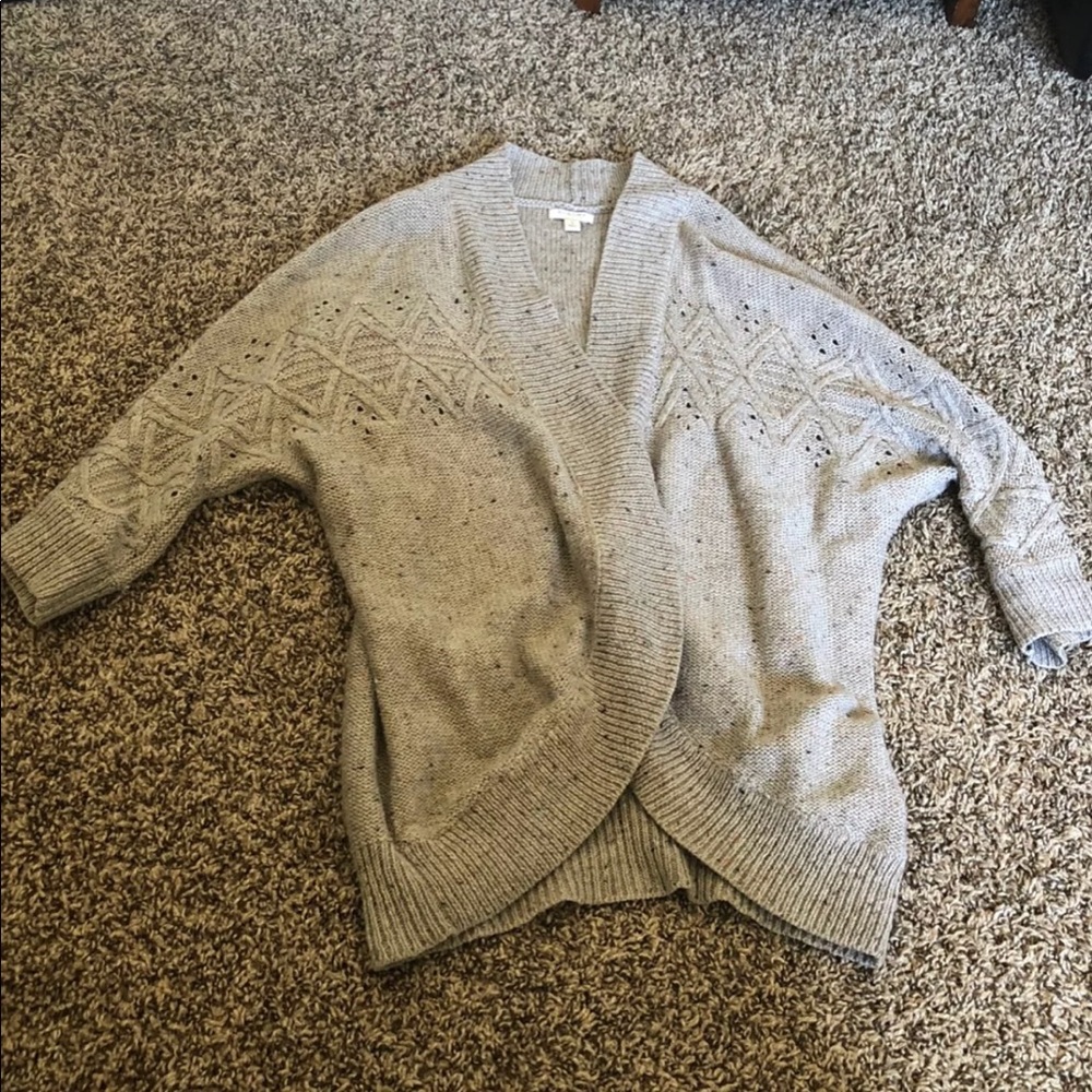 Light grey sweater
